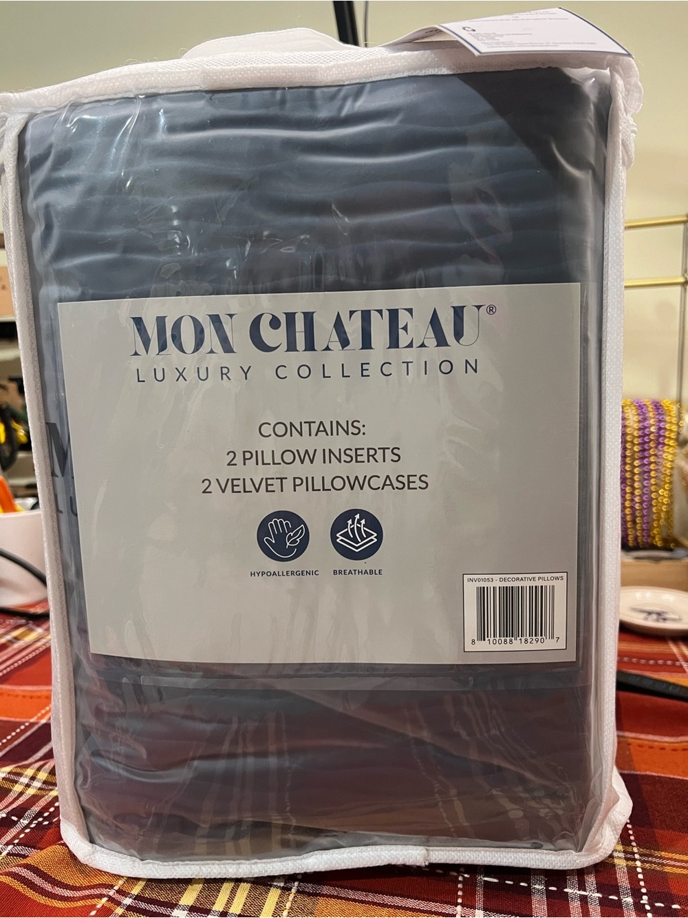 Mon Chateau 2-Piece Decorative Pillow Set Blue Velvet 14” x 20” NWT